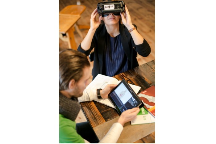 european-commissioners-and-vr_main_3